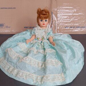 VINTAGE Madam Alexander Portrettes Iris Doll